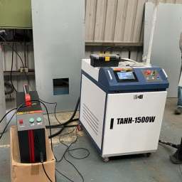 "Hukou Township, Hsinchu County" Máy hàn sắt thép cầm tay 1500W. hàn laser sợi quang. Máy cắt (ăn dây tự động)